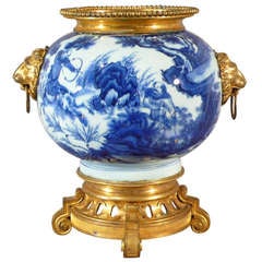 A blue and white porcelain Kangxi period vase 
