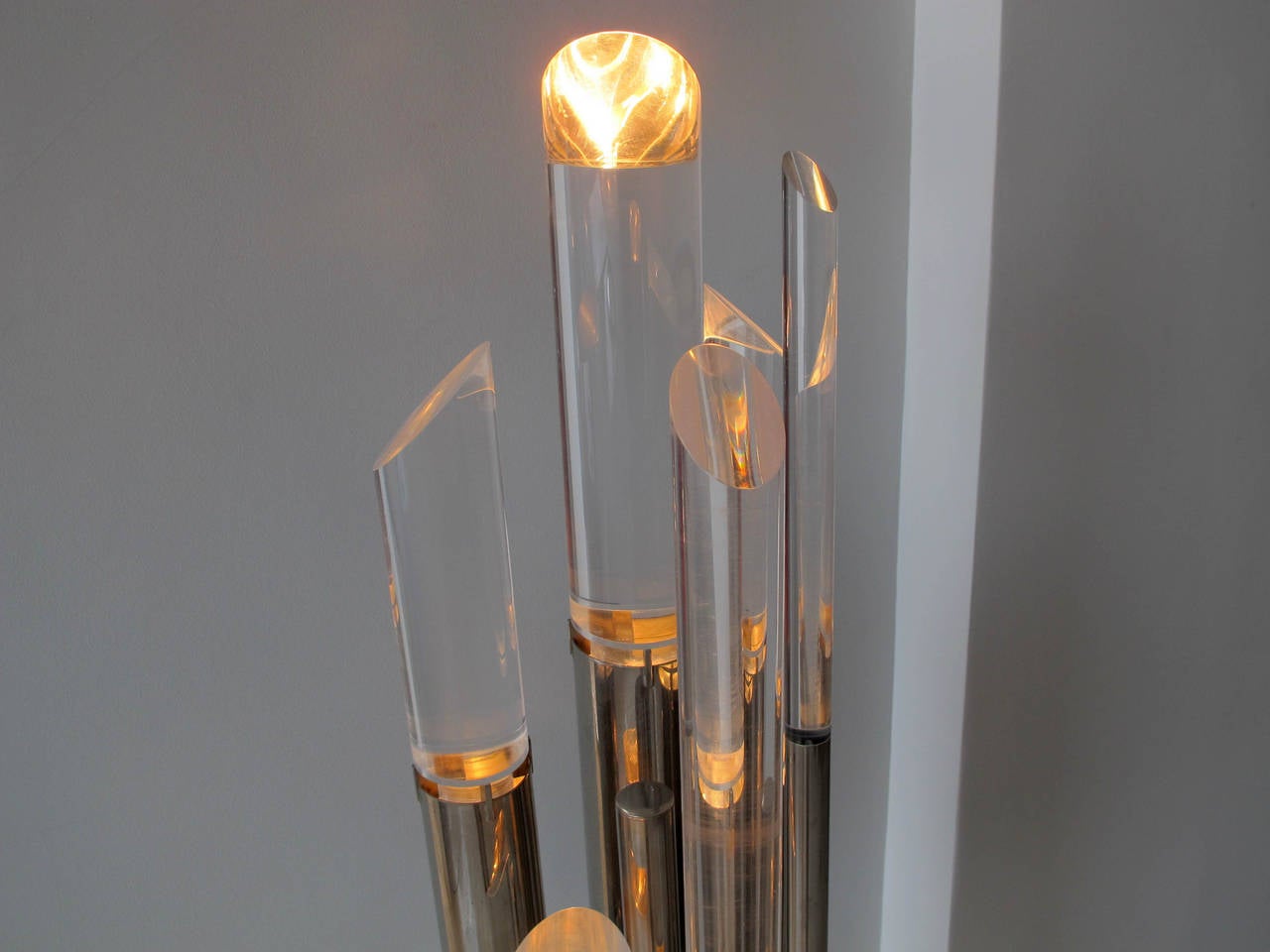 Mid-Century Modern Sculpture Lamp by Romeo Rega For Sale