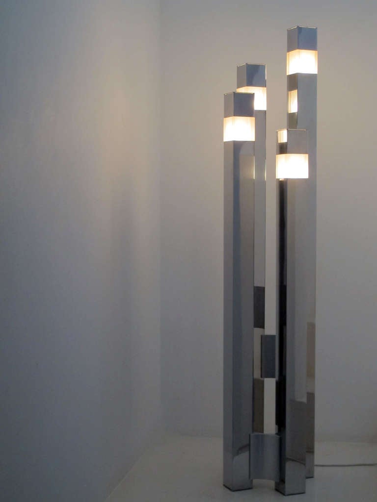 Fantastic Cubic chrome sculpture/lamp by Gaetano Scolari