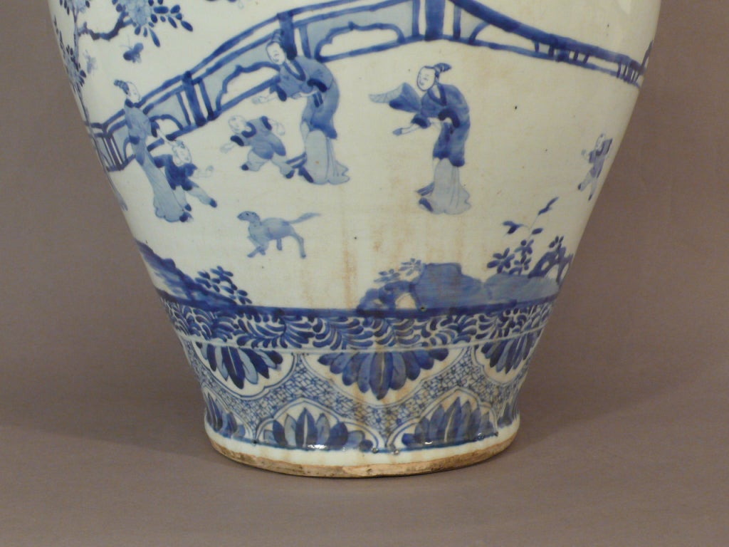 Porcelain A Large Kangxi blue & white chinese porcelain vase For Sale