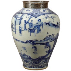 A Large Kangxi blue & white chinese porcelain vase