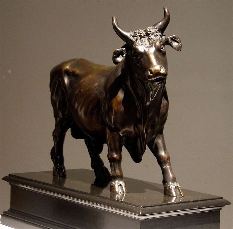 18th Century Bronze Bull Sculpture In Excellent Condition For Sale In Florence, IT