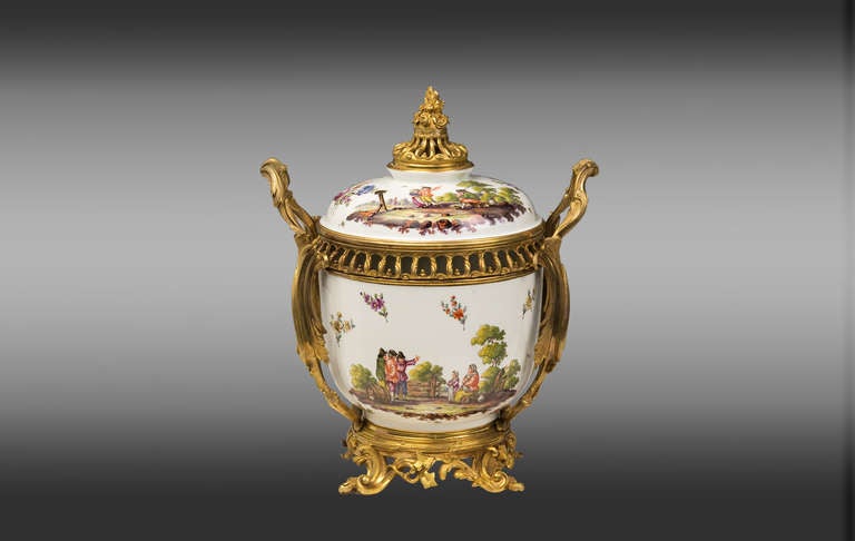 Samson Porcelaine Center mounted in Louis XV style bronze. 
Decorated with country scenes. Late 19th. Century