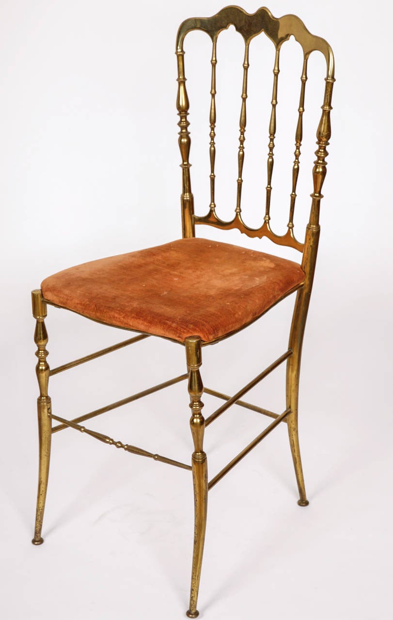 With padded seats

Chiavari chairs are named after the Italian city where they originated. The small town, located between Genoa and the Cinque Terre, began producing these chairs at the beginning of the 19th century. Lightweight and elegant, the