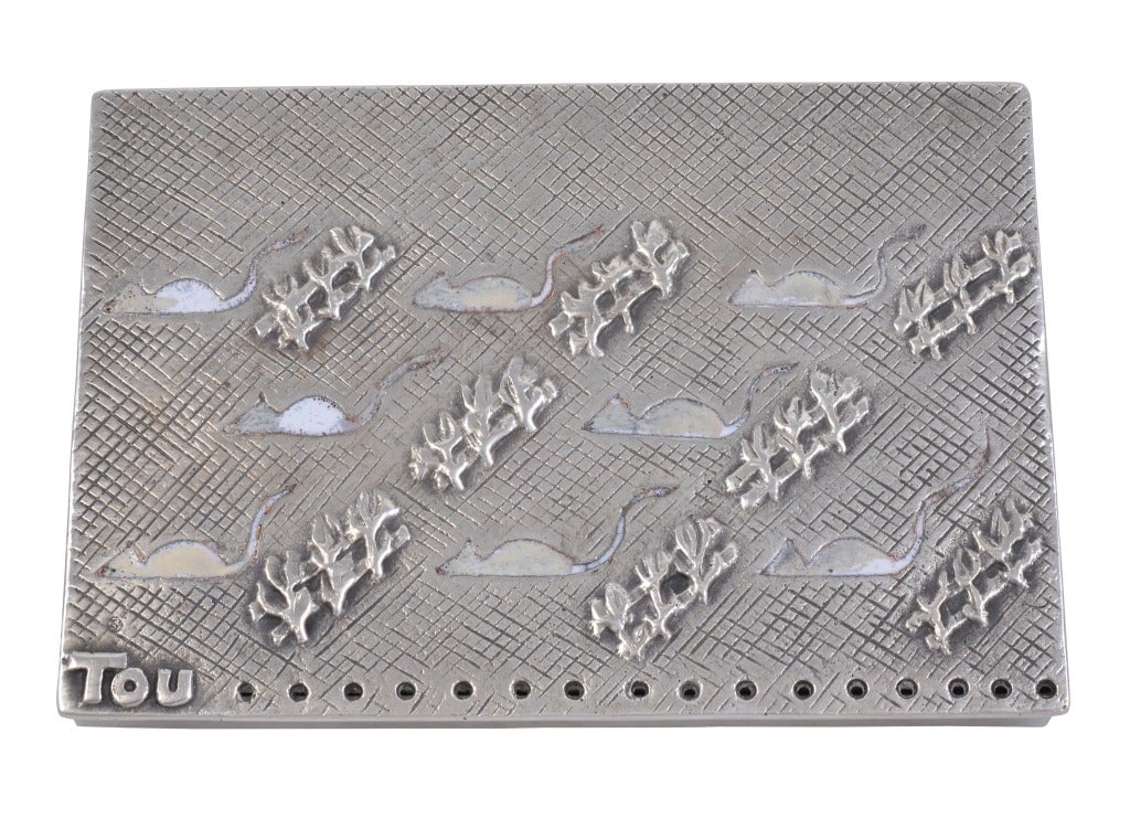 Line Vautrin, "Souriez, Souriez, Toujours", Poudrier, France, circa 1950