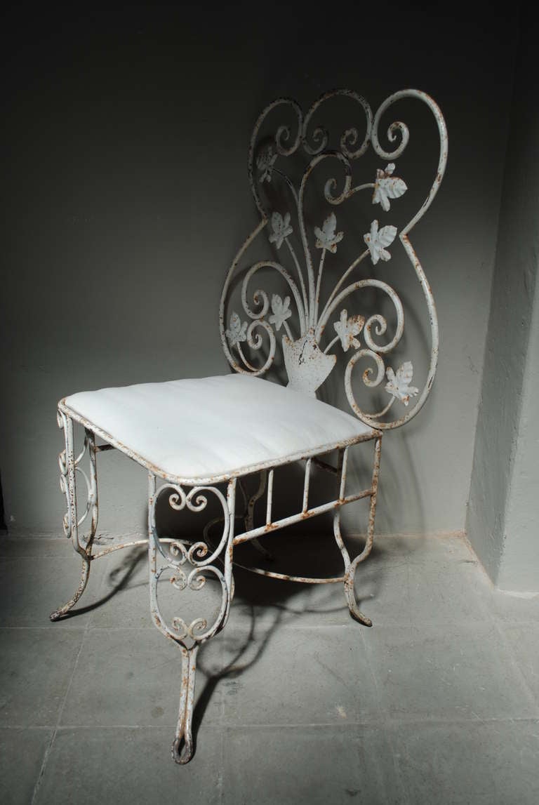 19th Century French Floral Decoration Iron Chair