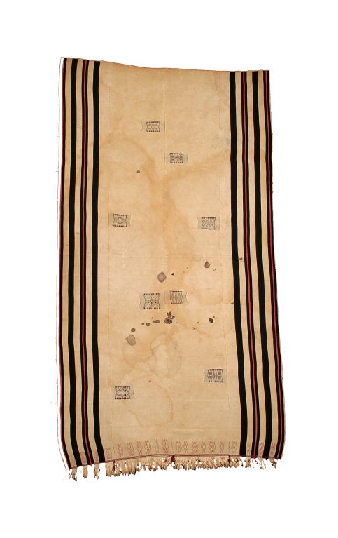 A white Naga Asukeda-pi (male ceremonial skirt) - Angami Tribe, Nagas People (Hill Peoplee of Northeast India). Rare ceremonial cloth for an high status warrior, 4 stripes made by extremely fine vegetal yarns. Traditional motif to indicate the value