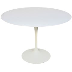 Saarinen for Knoll 42" Round Pedastal Dining Table