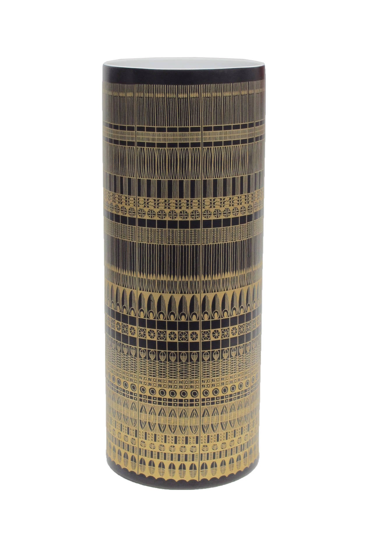 Large Porcelain Floor Vase by Hans Theo Baumann Rosenthal

Dense geometric pattern. Gold over black glaze.