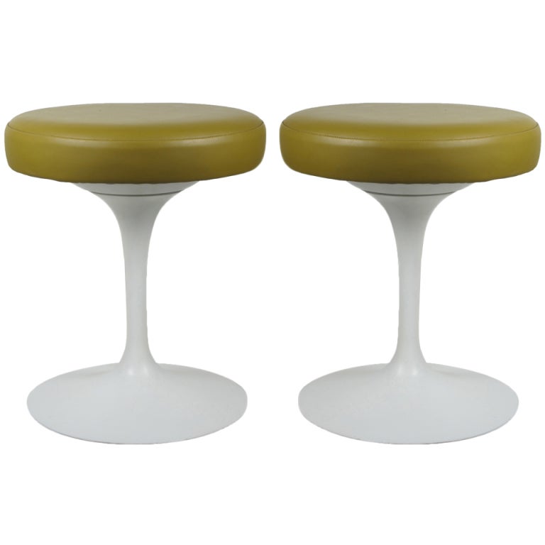 Pair of Saarinen Swivel Pedestal Stools for Knoll at 1stDibs