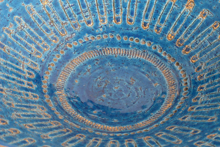 Large Rimini Blue and Gold Glazed Bowl by Aldo Londi for Bitossi In Good Condition In New York, NY