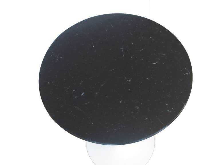 Eero Saarinen Knoll Side Table Black Carrara Marble Signed USA 1980's. 16 inch Black carrara marble-top with subtle shards of white. Dated 1984 on paper label on undeside of top. Original white powder coated aluminum base with counter weight. It