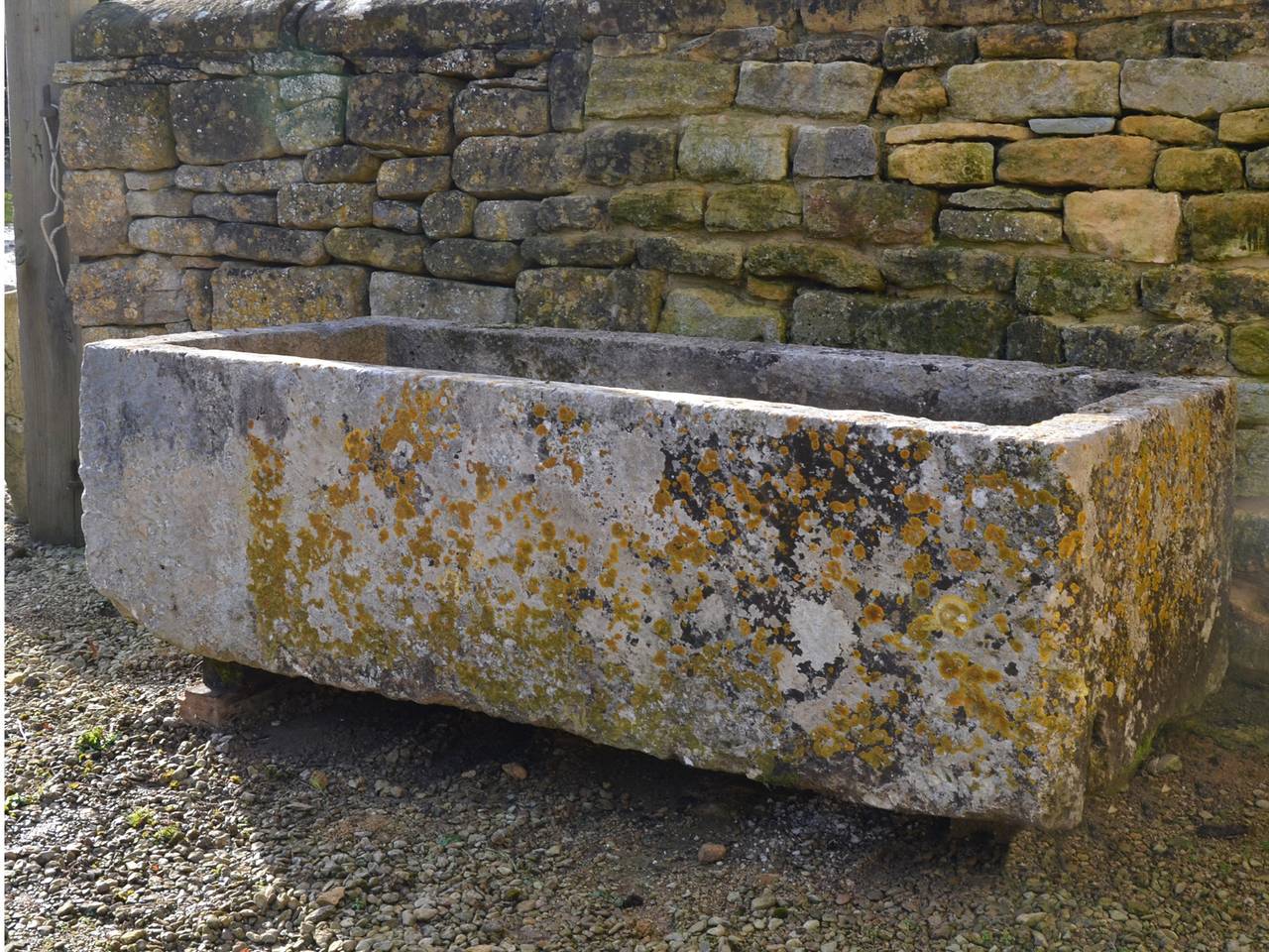 Large Antique Limestone Trough In Good Condition In Gloucestershire, GB