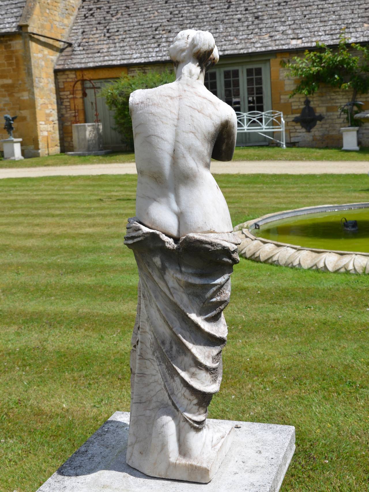 An alabaster Figure of the 'Venus de Milo' In Good Condition For Sale In Gloucestershire, GB