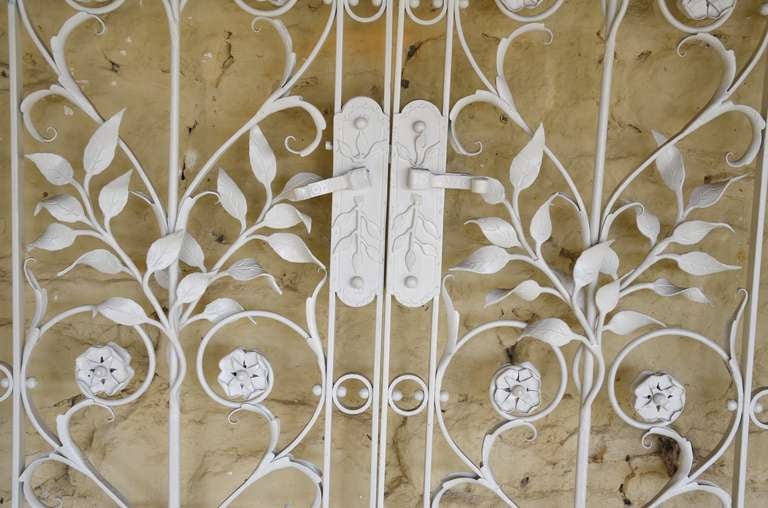 Aesthetic Movement A pair of fine wrought iron garden gates For Sale