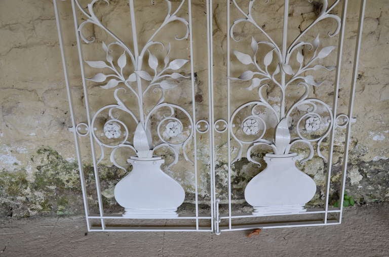 English A pair of fine wrought iron garden gates For Sale