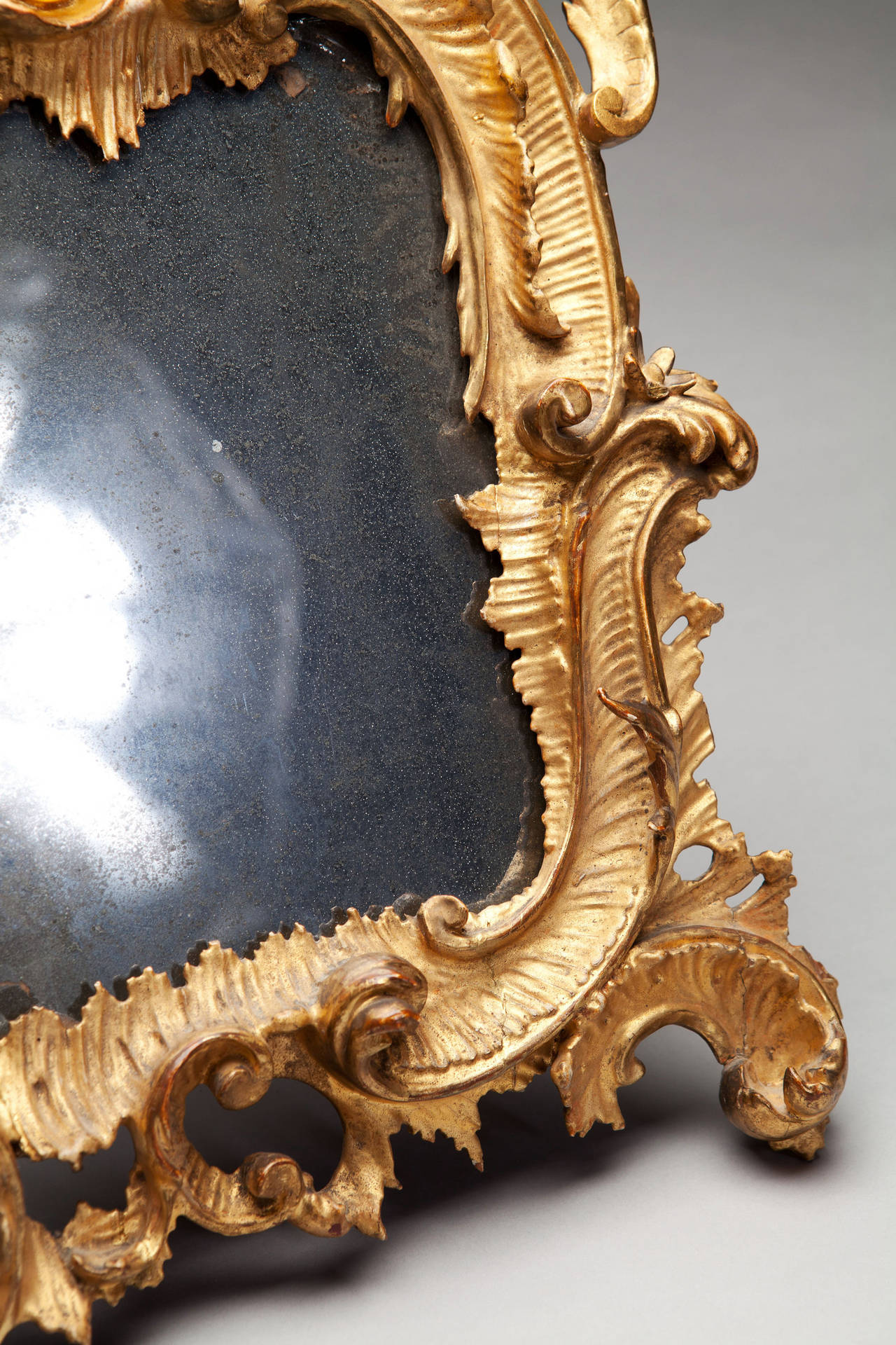 18th Century Italian Rococo Giltwood Mirror 2