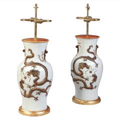 Antique Fine Pair of Mid-19th Century Chinese Vases