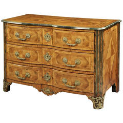 Fine 19th Century Walnut Commode