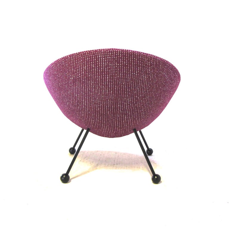 Egg Chair, French ca. 1950  In Excellent Condition In Le Trevoux, FR