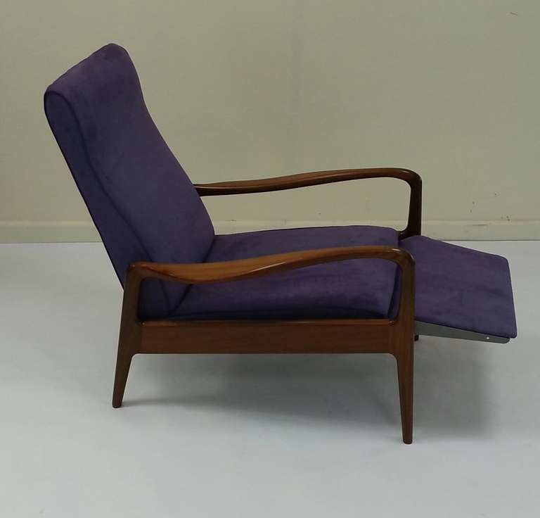 British Greaves and Thomas of Mayfair Pair of Reclining Armchairs