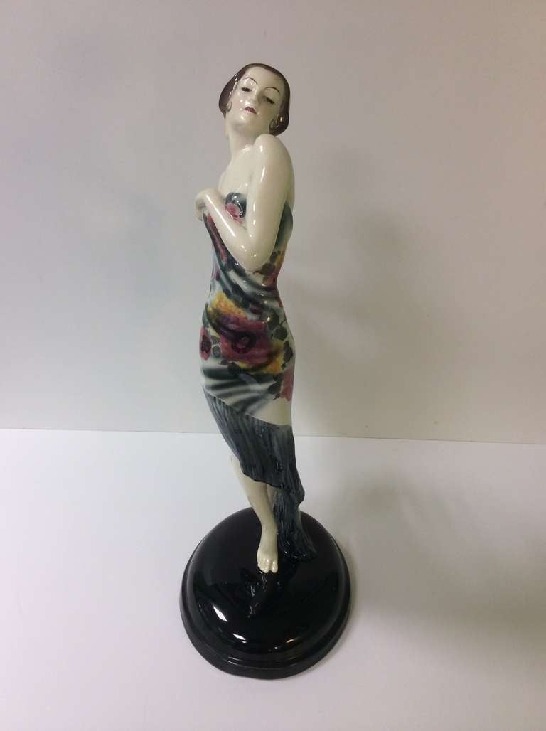 Art Deco Figure of an Elegant Female with Shawl In Excellent Condition In London, GB