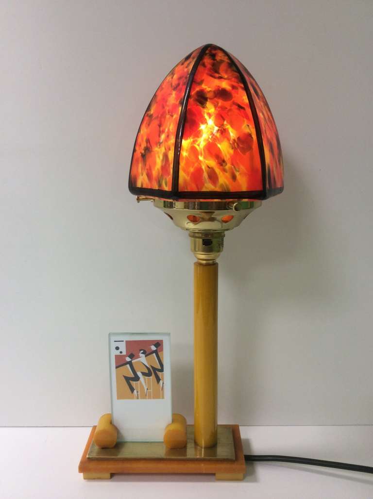 Mid-20th Century Art Deco Catalin Phenolic Table Lamp