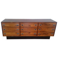 Robert Heritage Mid 20th Century Design Long Low Rosewood Chest Robert Heritage Mid 20th Century Design Long Low Rosewood Chest
