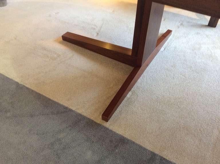 John Mortensen Extendable Rosewood Dining Table In Excellent Condition In London, GB