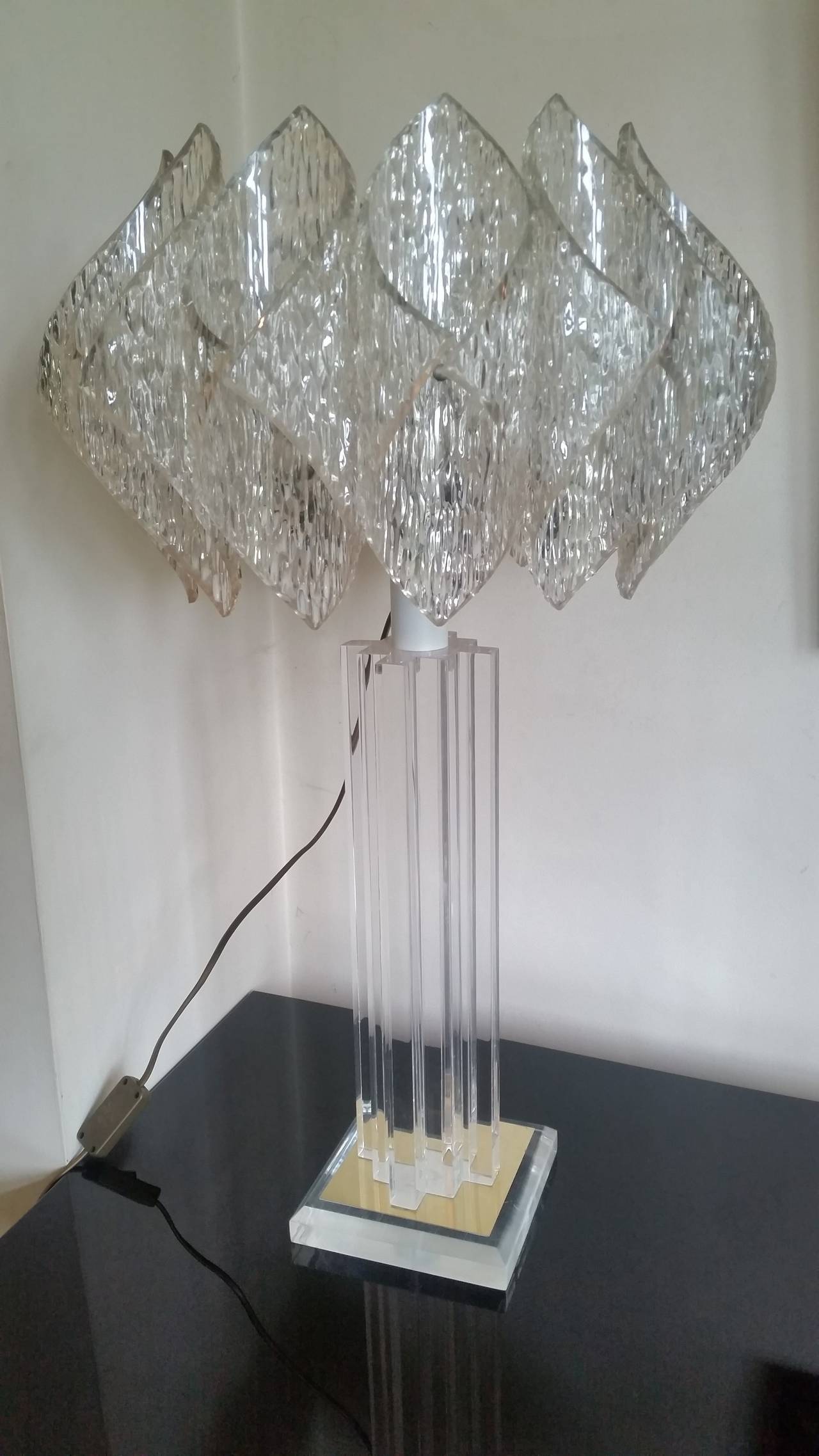 MidTwentieth Century Design Lucite Table Lamp For Sale at 1stdibs