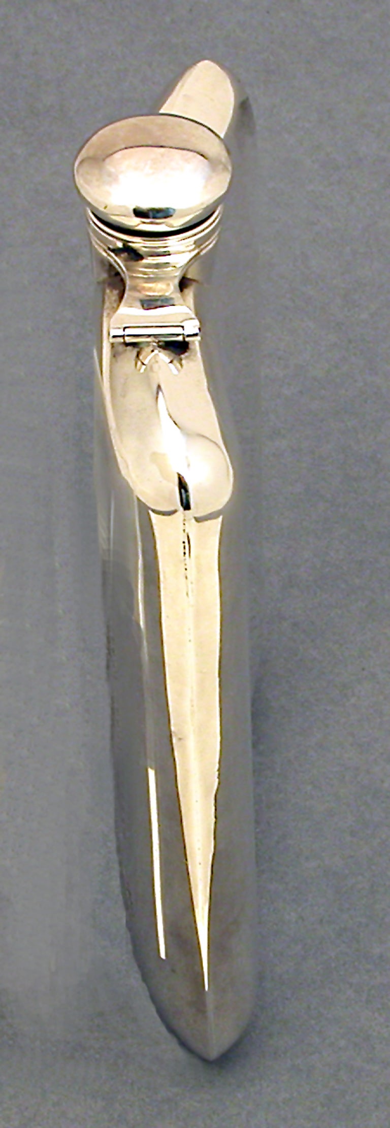 Arts and Crafts Sterling Silver Flask By Wm Kerr, Circa 1900 For Sale