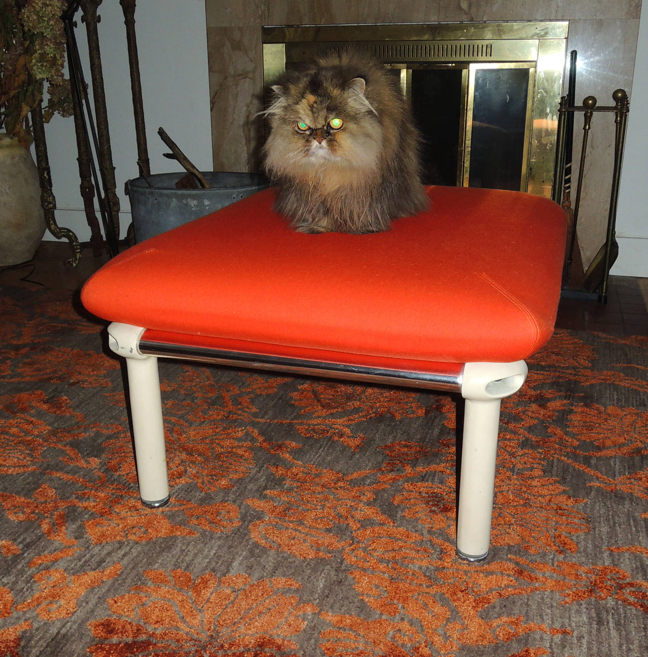 Hannah & Morrison Ottoman/ Table for Knoll In Good Condition For Sale In Washington, DC