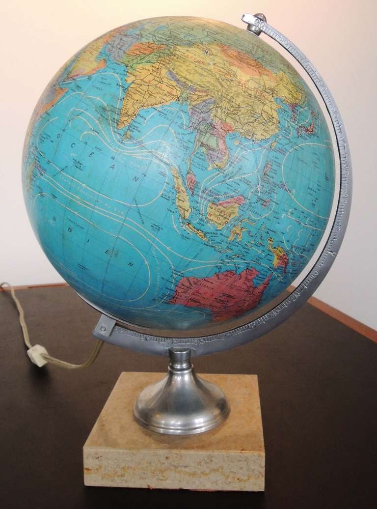 Illuminated Glass Globe French In Good Condition In Washington, DC