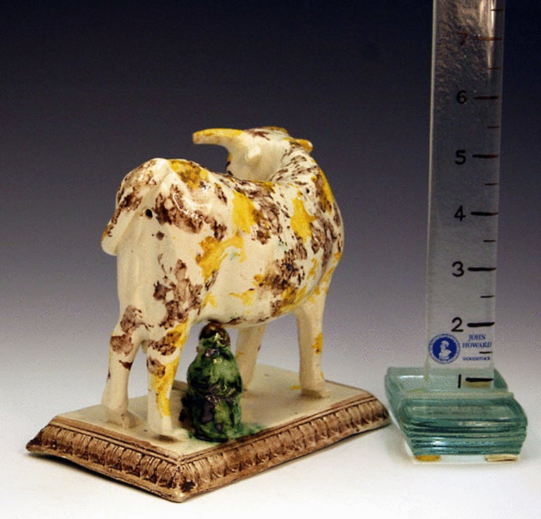 Antique English Pottery Figure Of A Cow On Base  In Excellent Condition In Woodstock, OXFORDSHIRE