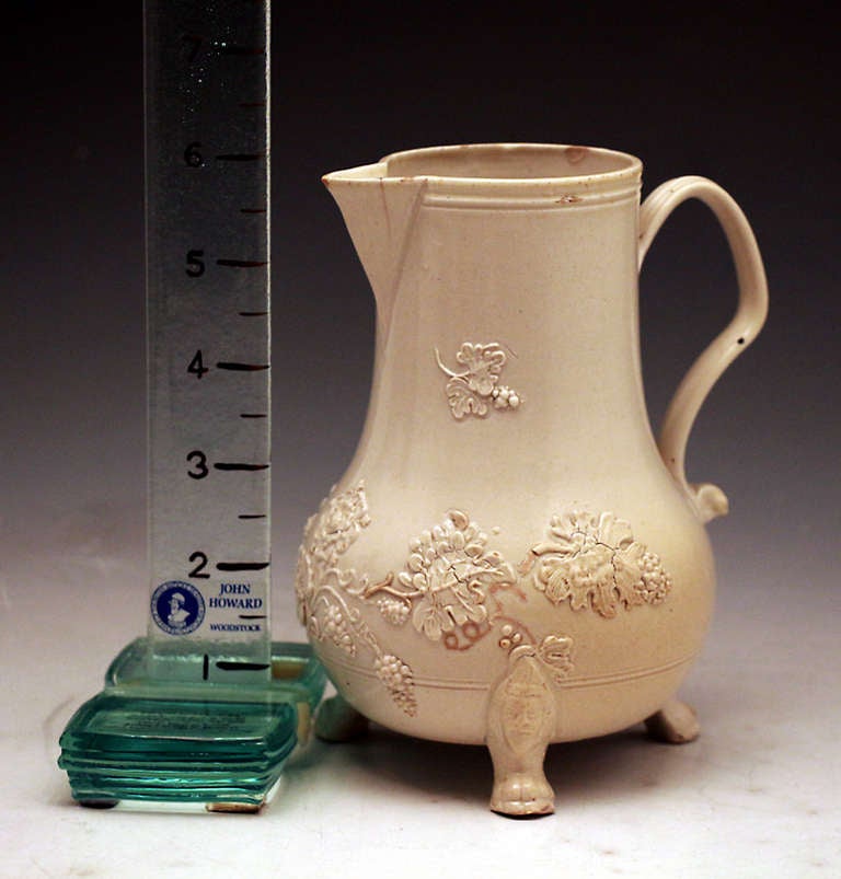 Antique early English pottery saltglaze stoneware pitcher Staffordshire Pottery  In Excellent Condition In Woodstock, OXFORDSHIRE