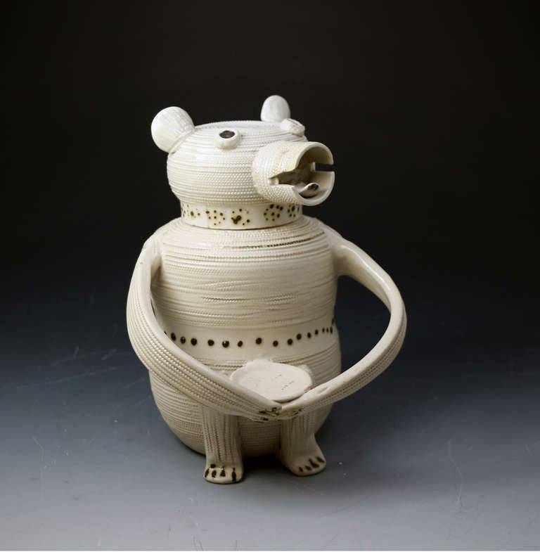 Antique English Stoneware Pottery Saltglaze Bear Jug circa 1740 In Excellent Condition In Woodstock, OXFORDSHIRE