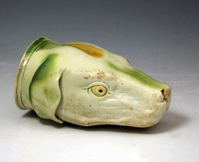 Antique Staffordshire pottery hound head stirrup cup circa 1785 In Excellent Condition In Woodstock, OXFORDSHIRE