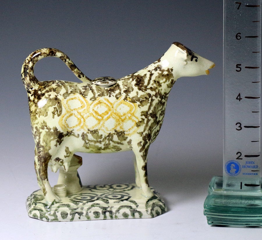 English Pottery Figure of a Cow Creamer, Made circa 1810 In Good Condition In Woodstock, OXFORDSHIRE