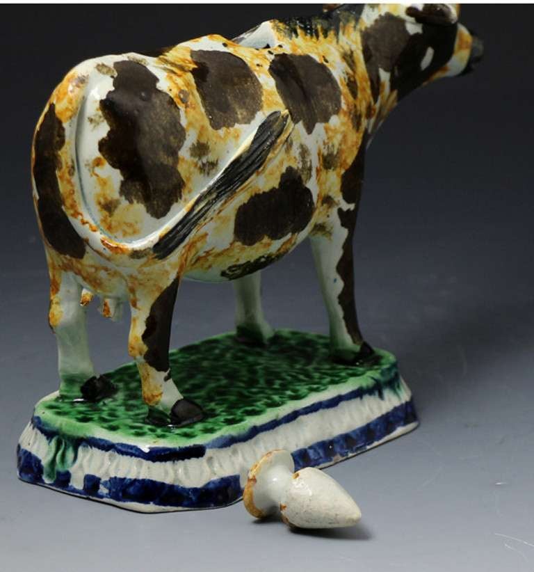 Antique Pottery Prattware Figure Cow Creamer, Staffordshire or Yorkshire Pottery In Excellent Condition In Woodstock, OXFORDSHIRE