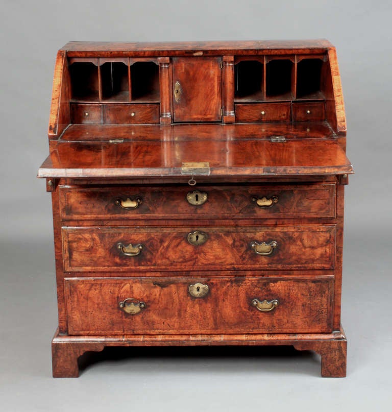 English Early Georgian antique walnut bureau  For Sale