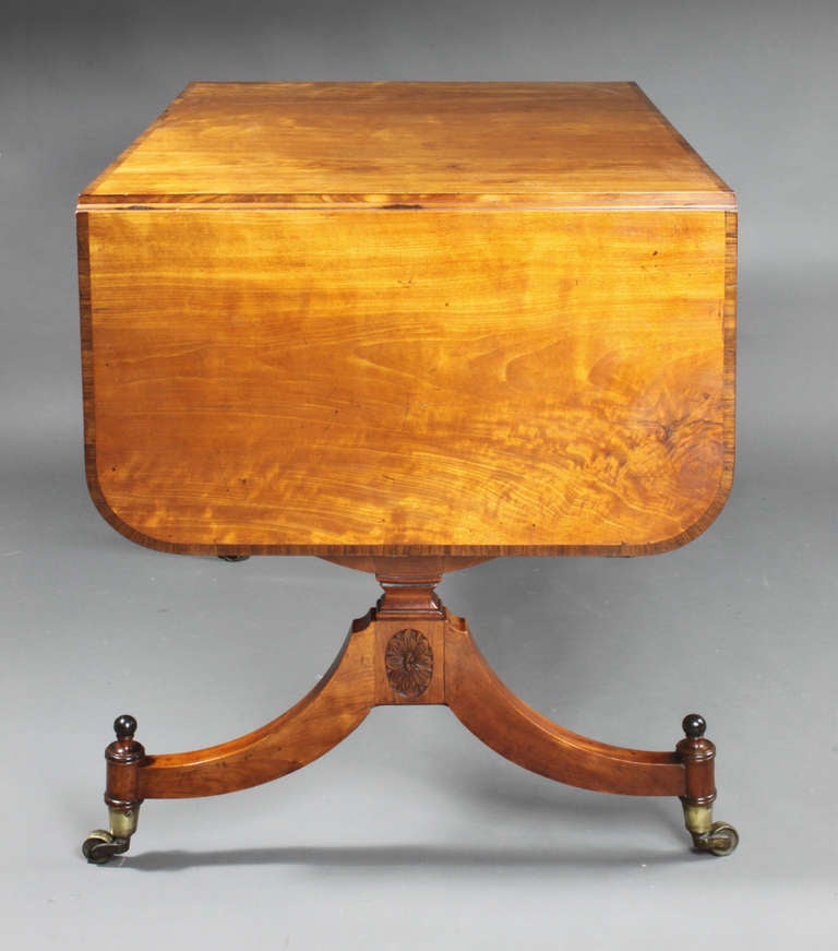 Table de canapé antique en bois de citronnier  Bon état - En vente à Bradford-on-Avon, Wiltshire