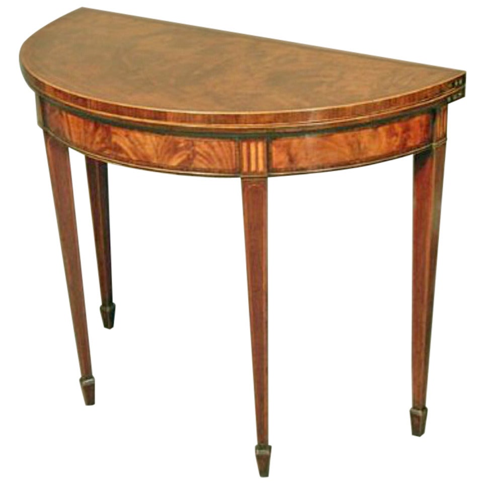 Table de jeu en acajou d'une belle couleur et d'une belle patine datant d'environ 1785 en vente