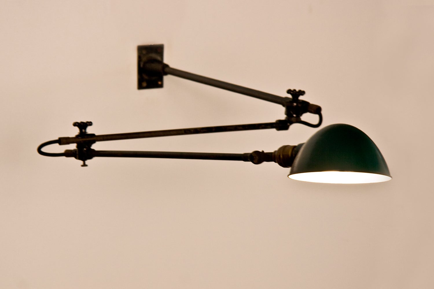 OC White Wall Mounted Lamp