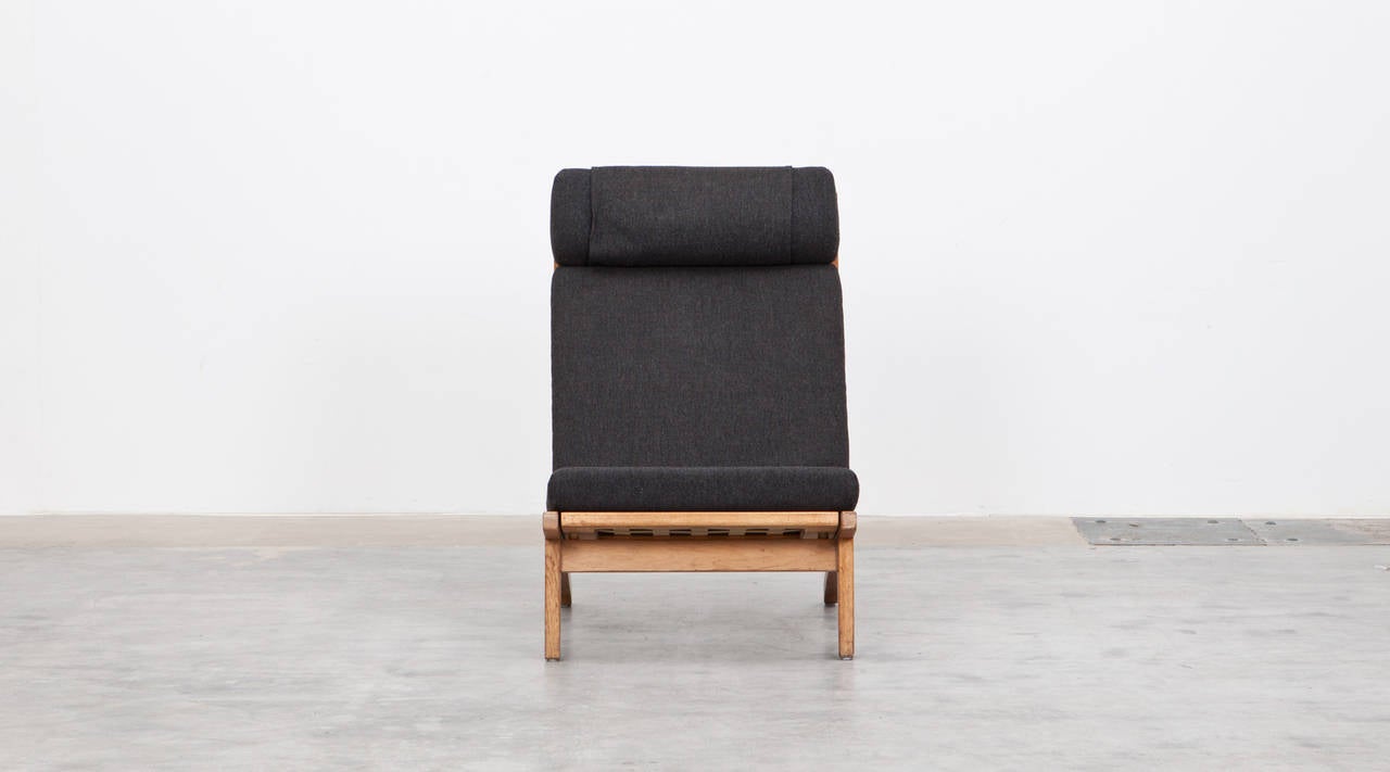 Mid-Century Modern Set of Hans Wegner Lounge Chairs