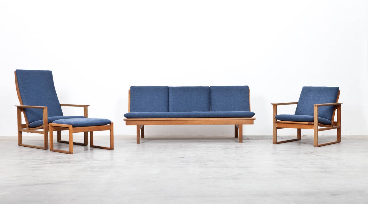 1950s Blue Cushions, Oak Frame Lounge Chair with Ottoman by Børge Mogensen  3