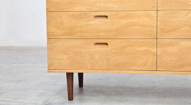 Mid-20th Century Edward Wormley Chest of Drawers ´11