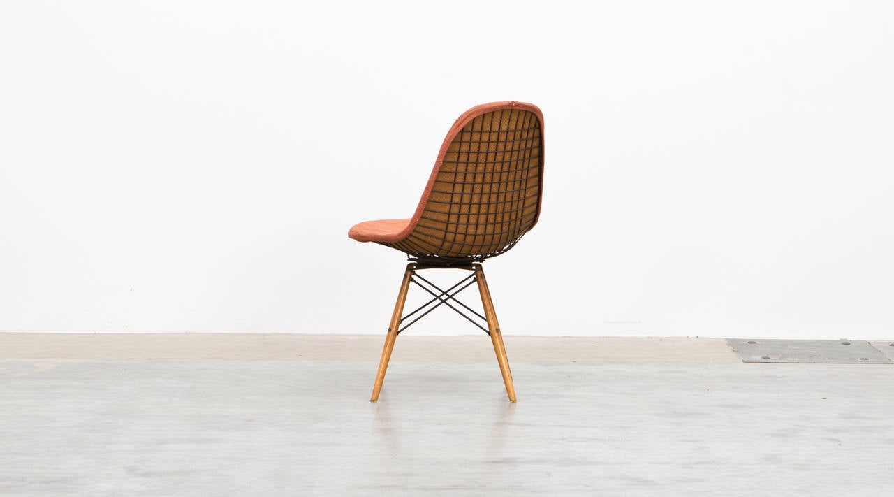 1950's orange fabric Swivel Side Chair by Charles & Ray Eames In Good Condition For Sale In Frankfurt, Hessen, DE
