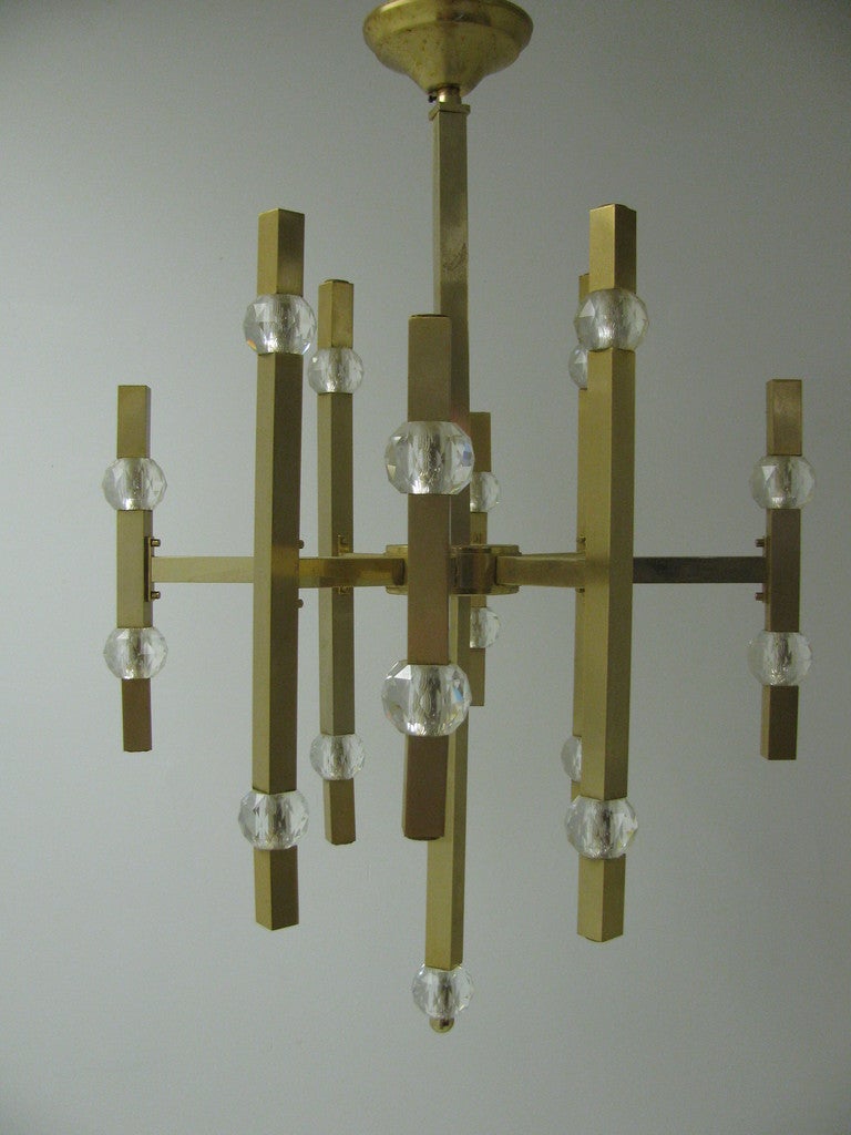 Mid Century Modern Gaetano Scolari Satin Brass and Crystal Chandelier In Good Condition For Sale In Port Jervis, NY
