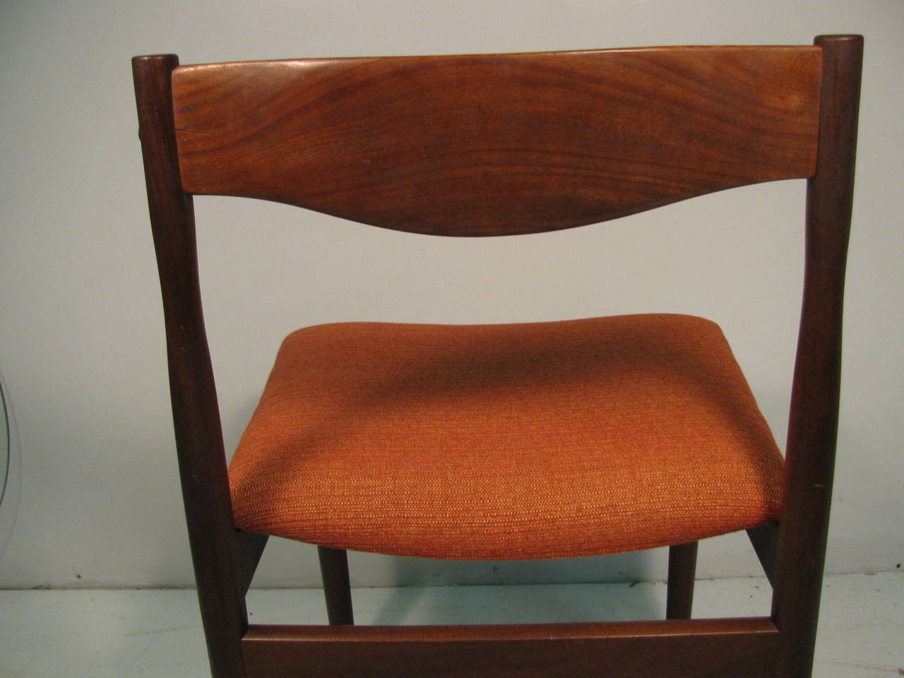 Ensemble de quatre chaises de salle à manger danoises modernes du milieu du siècle en teck Poul Volther en vente 2