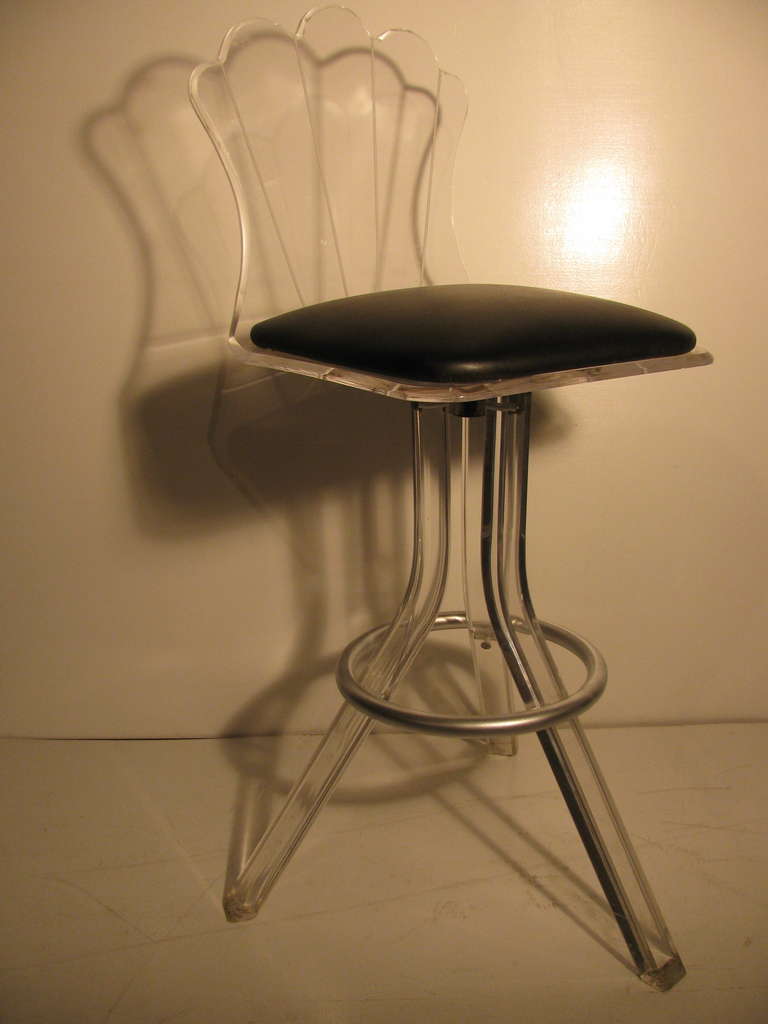 Pair of Mid-Century Modern Lucite Bar Stools In Good Condition In Port Jervis, NY